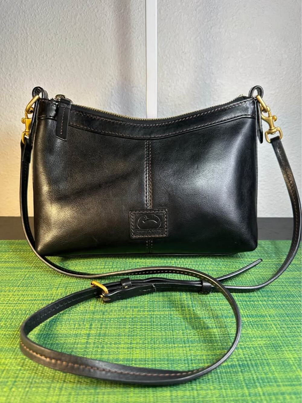 Dooney & Bourke Florentine Leather Crossbody Pouch Bag – Black